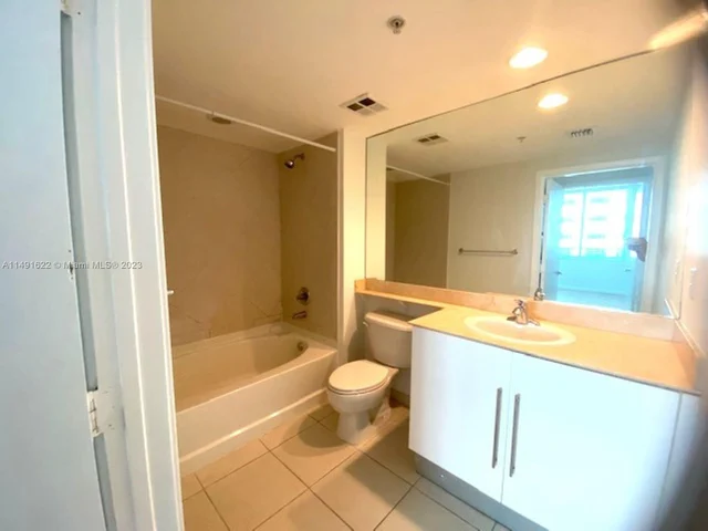 335 S Biscayne Blvd # 1002, Miami FL 33131