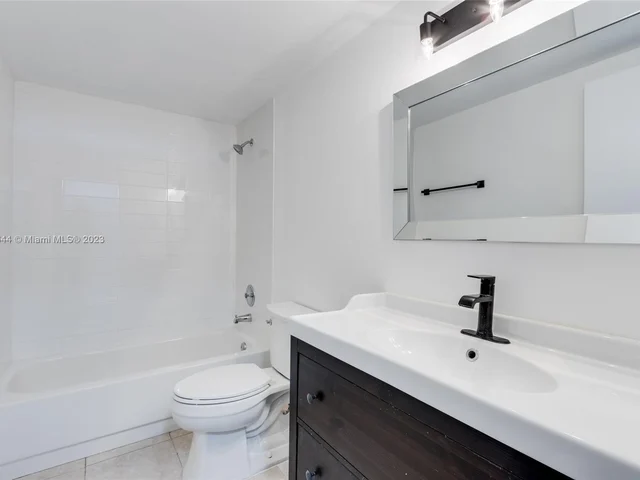 2500 Parkview Dr # 1910, Hallandale Beach FL 33009