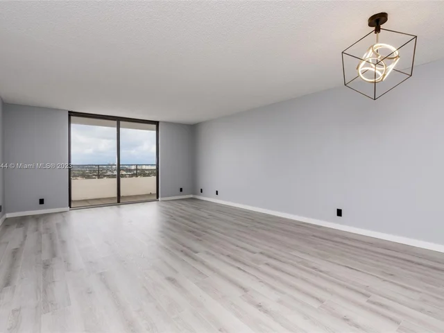 2500 Parkview Dr # 1910, Hallandale Beach FL 33009