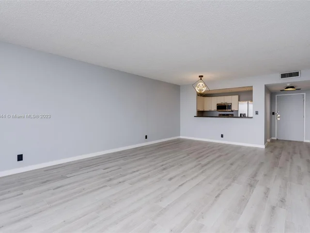 2500 Parkview Dr # 1910, Hallandale Beach FL 33009