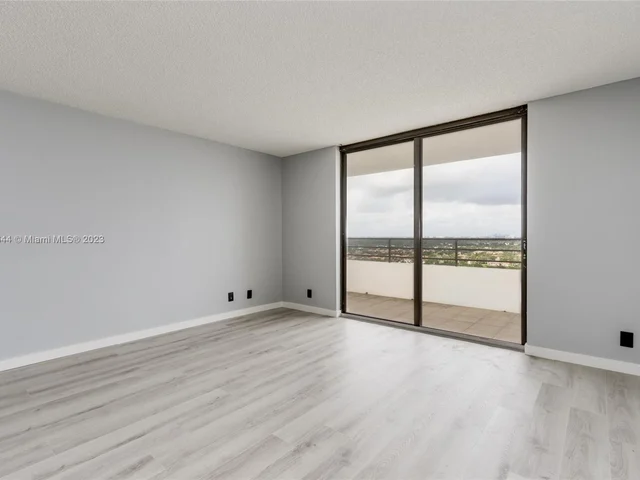 2500 Parkview Dr # 1910, Hallandale Beach FL 33009