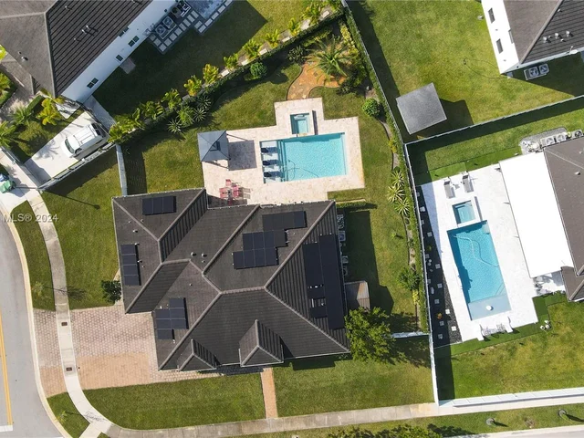 18964 SW 135th Ave, Miami FL 33177