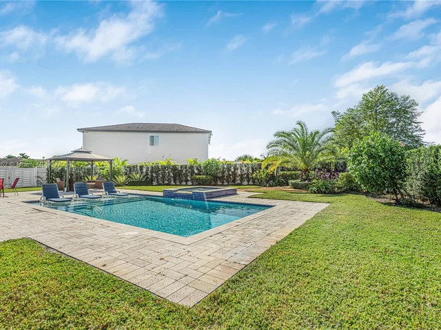 18964 SW 135th Ave, Miami FL 33177