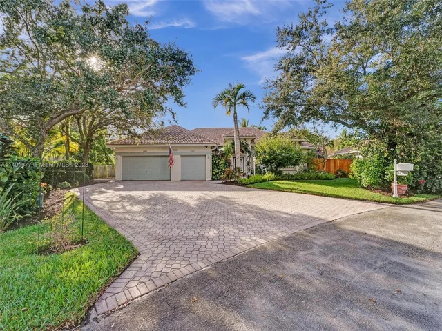 16290 Cranberry Ct, Davie FL 33331