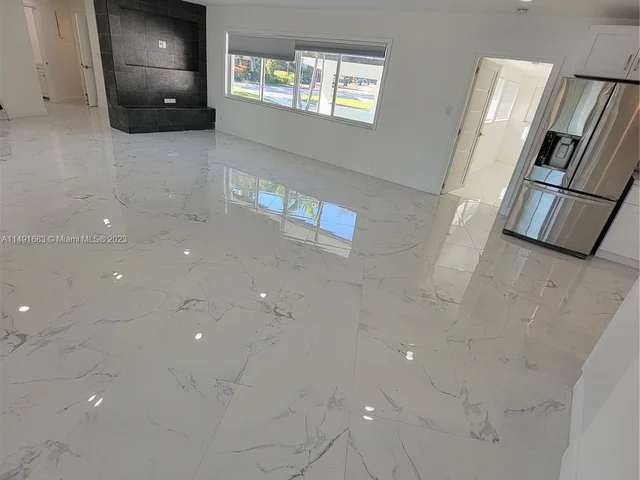 2117 Coral Gardens Dr, Wilton Manors FL 33306