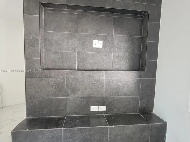 2117 Coral Gardens Dr, Wilton Manors FL 33306