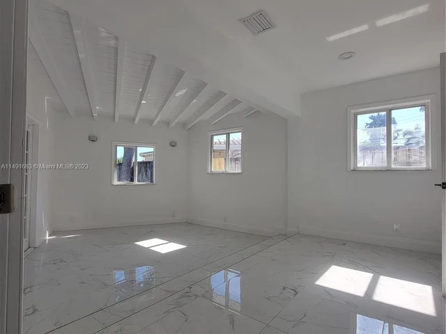 2117 Coral Gardens Dr, Wilton Manors FL 33306