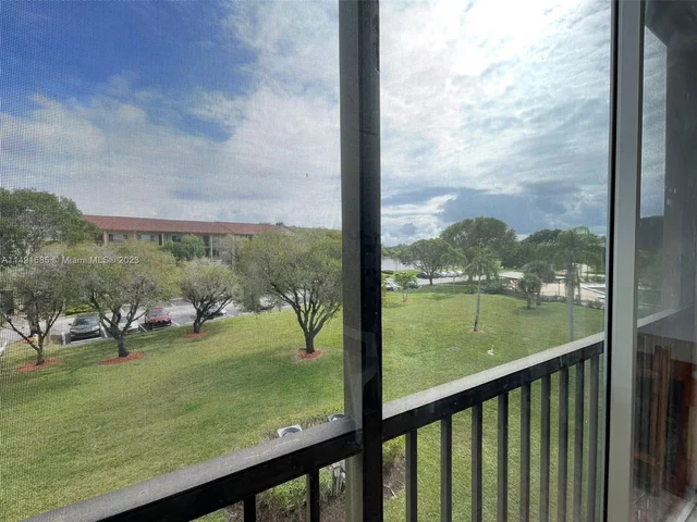 1301 SW 142nd Ave # 314H, Pembroke Pines FL 33027