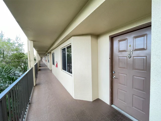 1301 SW 142nd Ave # 314H, Pembroke Pines FL 33027