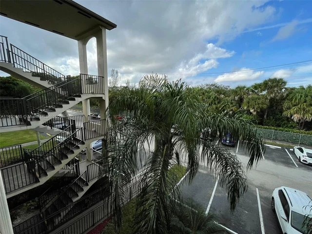 1301 SW 142nd Ave # 314H, Pembroke Pines FL 33027
