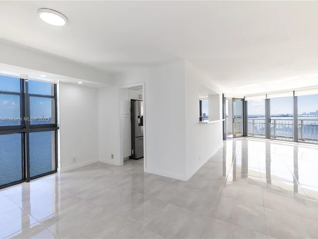 4000 Towerside Ter # 1202, Miami FL 33138