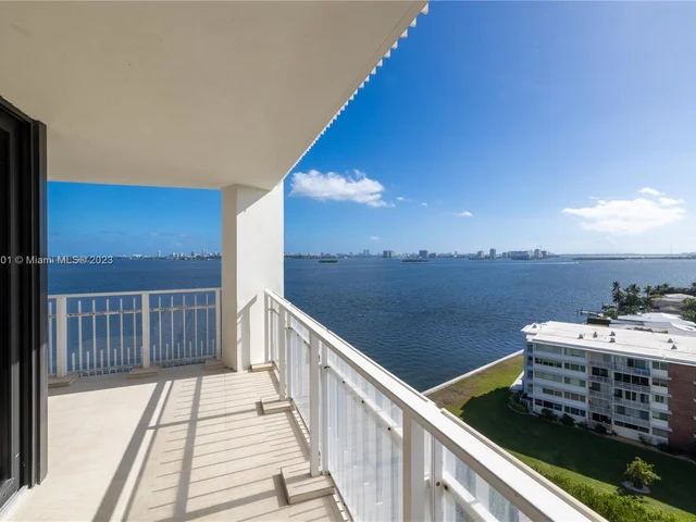 4000 Towerside Ter # 1202, Miami FL 33138