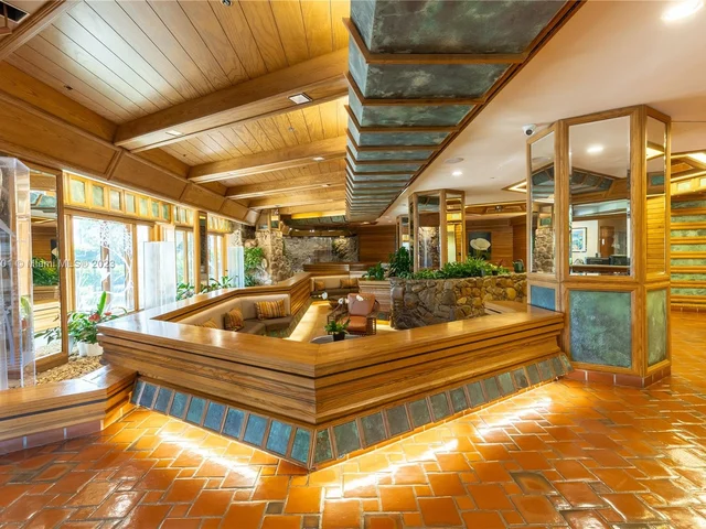 4000 Towerside Ter # 1202, Miami FL 33138