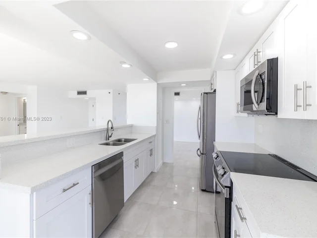 4000 Towerside Ter # 1202, Miami FL 33138