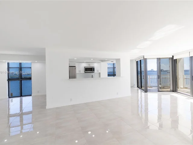 4000 Towerside Ter # 1202, Miami FL 33138