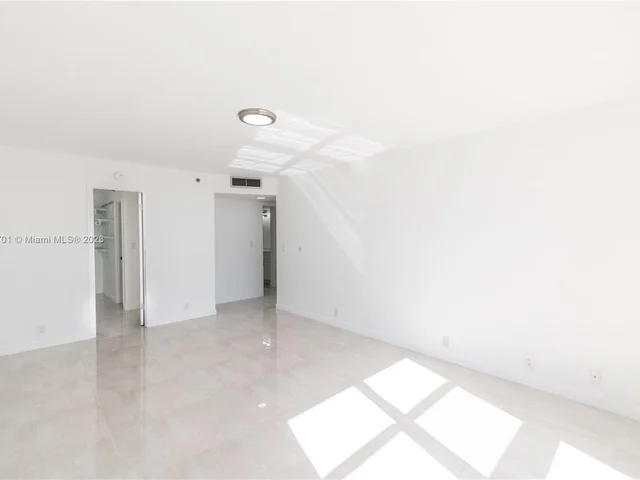 4000 Towerside Ter # 1202, Miami FL 33138