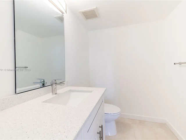 4000 Towerside Ter # 1202, Miami FL 33138