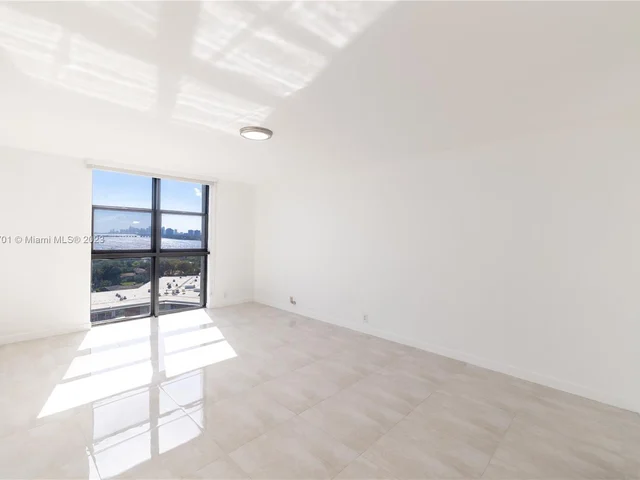 4000 Towerside Ter # 1202, Miami FL 33138