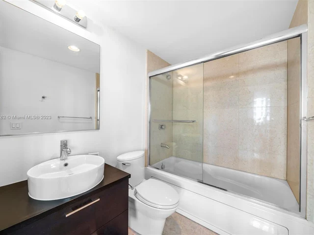 5875 Collins Ave # 507, Miami Beach FL 33140