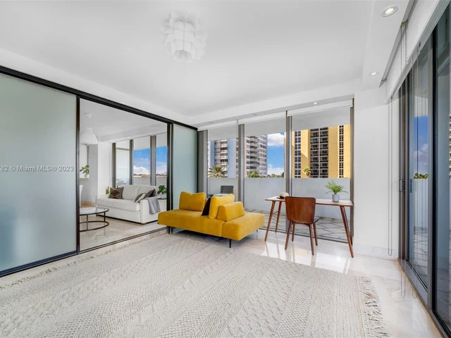 5875 Collins Ave # 507, Miami Beach FL 33140