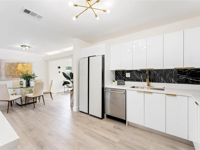 3254 Lincoln St, Hollywood FL 33021