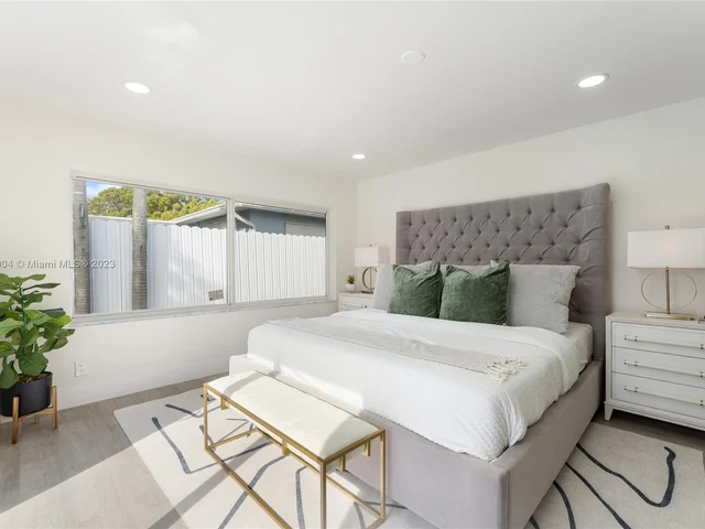 3254 Lincoln St, Hollywood FL 33021