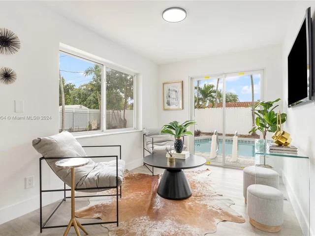 3254 Lincoln St, Hollywood FL 33021