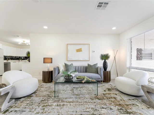 3254 Lincoln St, Hollywood FL 33021