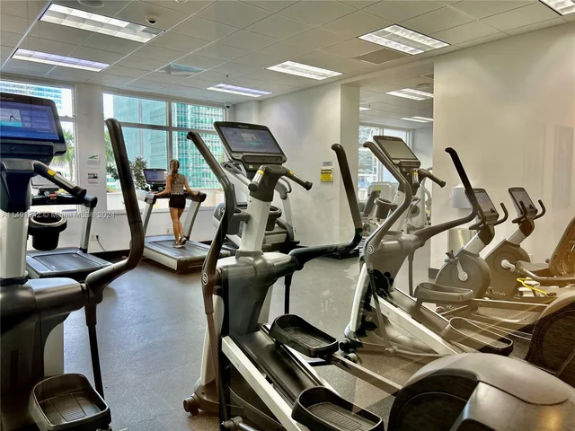 1200 Brickell Bay Dr # 1507, Miami FL 33131