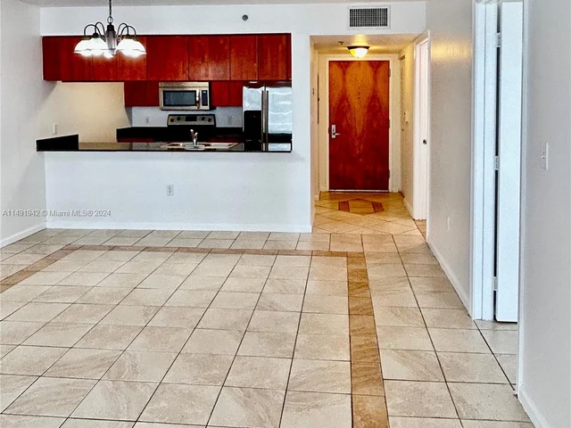 1200 Brickell Bay Dr # 1507, Miami FL 33131