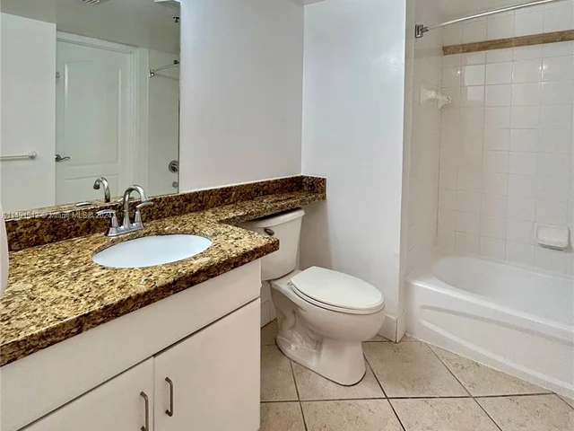 1200 Brickell Bay Dr # 1507, Miami FL 33131