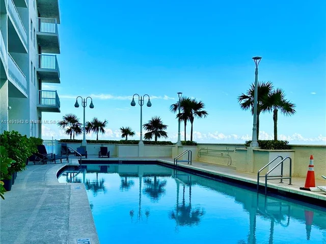 1200 Brickell Bay Dr # 1507, Miami FL 33131