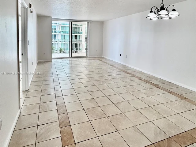 1200 Brickell Bay Dr # 1507, Miami FL 33131