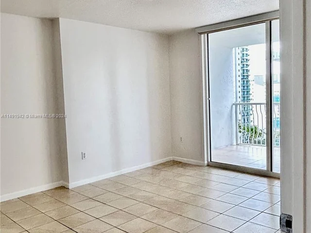 1200 Brickell Bay Dr # 1507, Miami FL 33131