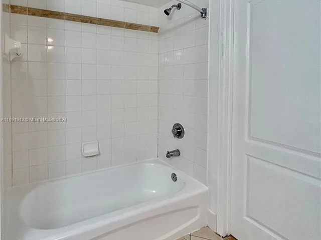 1200 Brickell Bay Dr # 1507, Miami FL 33131