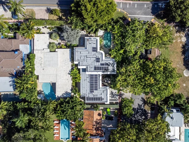 6000 Pine Tree Dr, Miami Beach FL 33140