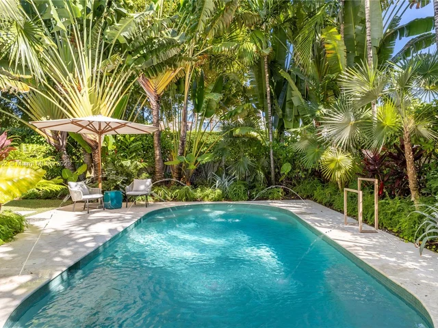 6000 Pine Tree Dr, Miami Beach FL 33140