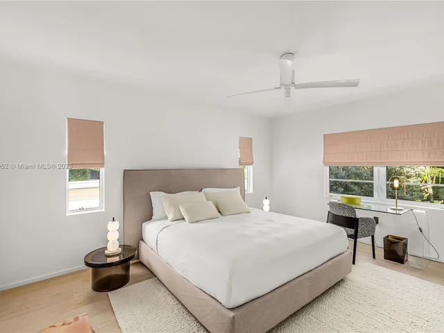 6000 Pine Tree Dr, Miami Beach FL 33140