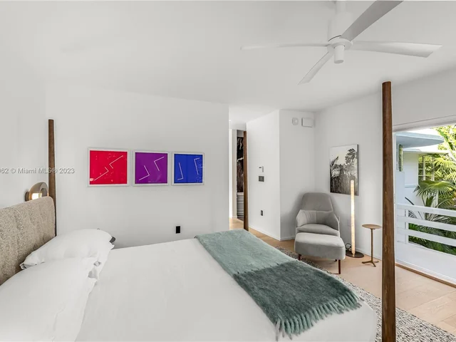 6000 Pine Tree Dr, Miami Beach FL 33140