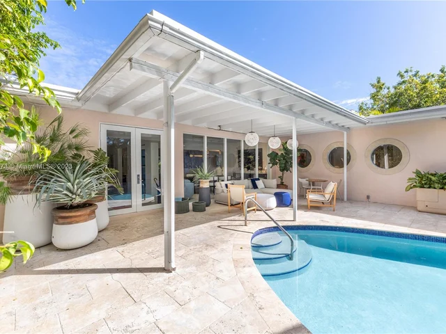 6010 Pine Tree Dr, Miami Beach FL 33140