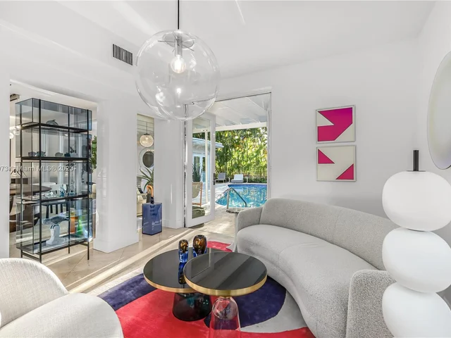 6010 Pine Tree Dr, Miami Beach FL 33140