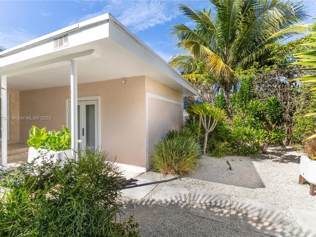 6010 Pine Tree Dr, Miami Beach FL 33140