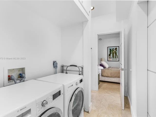 6010 Pine Tree Dr, Miami Beach FL 33140