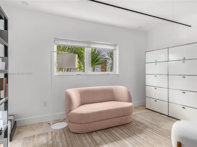 6010 Pine Tree Dr, Miami Beach FL 33140