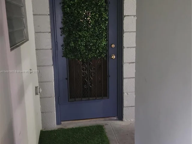 2822 Madison St, Hollywood FL 33020