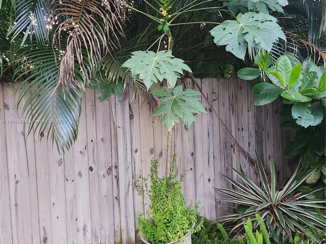 2822 Madison St, Hollywood FL 33020