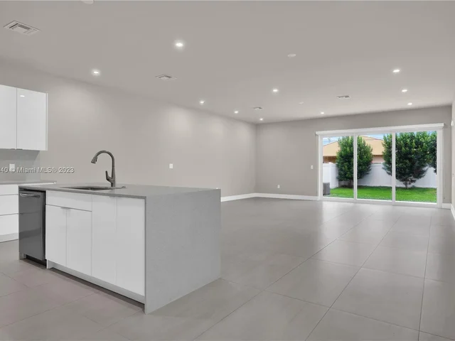 2861 SW 37th Ct # 2861, Coral Gables FL 33134