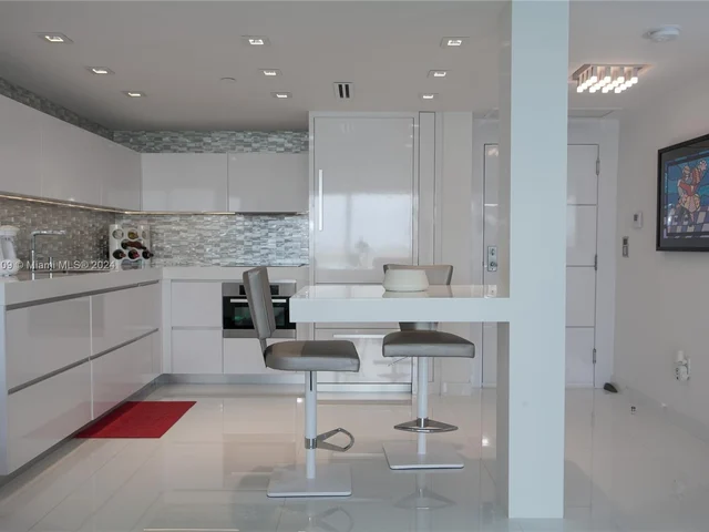 400 S Pointe Dr # 1501, Miami Beach FL 33139