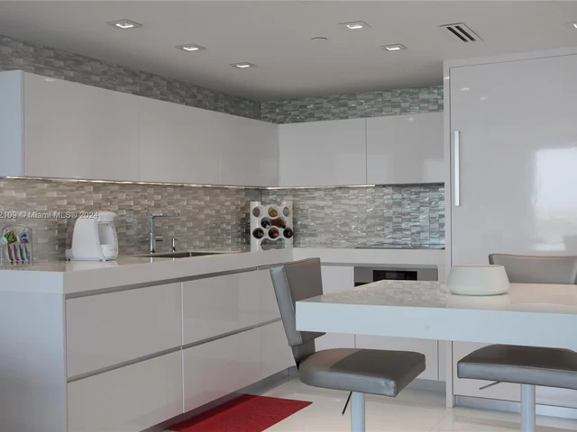 400 S Pointe Dr # 1501, Miami Beach FL 33139