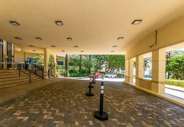 2501 S Ocean Dr # 909, Hollywood FL 33019